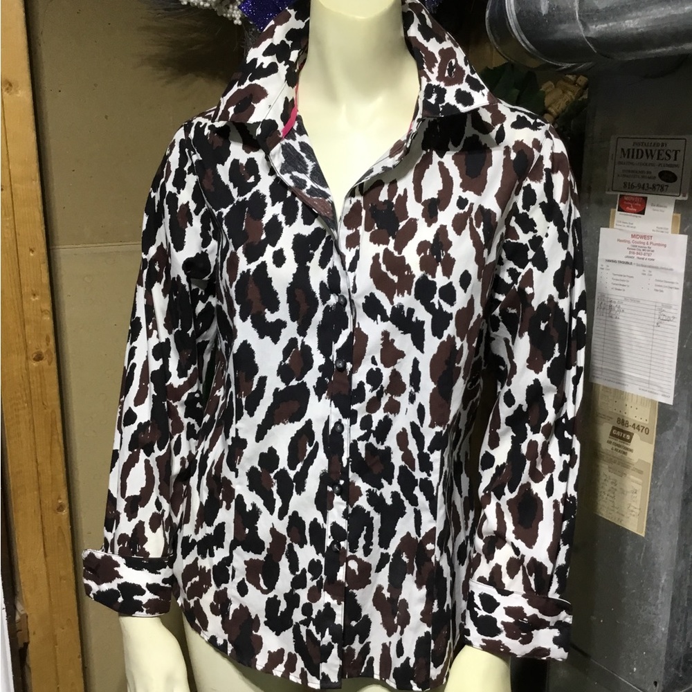 Fox Craft Brown, White, Black Shirt